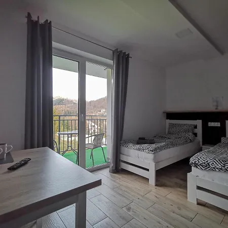 Widokowy Проживание в семье Шавница