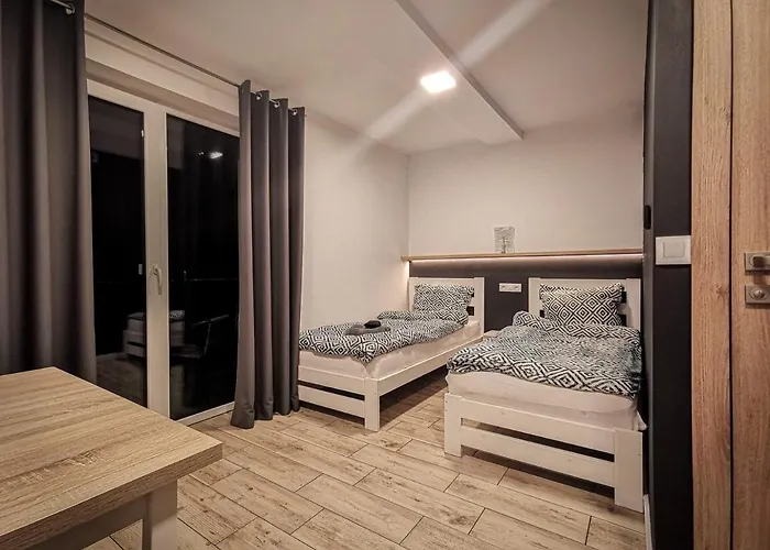 홈스테이 Widokowy 슈차브니차